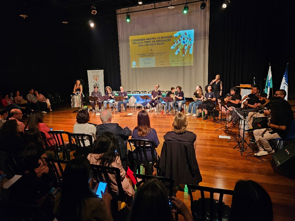 RODA DE SAMBA - SEMINARIO PROFEI (1).jpg