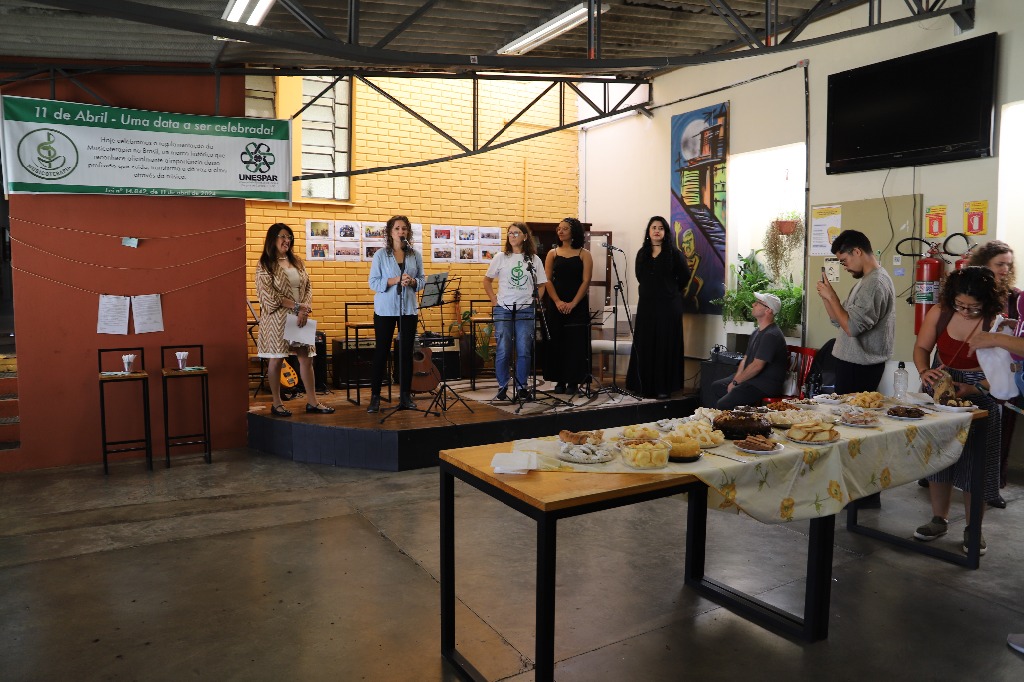 Celebração da Lei que regulamentou a profisso de musicoterapeuta (1).JPG