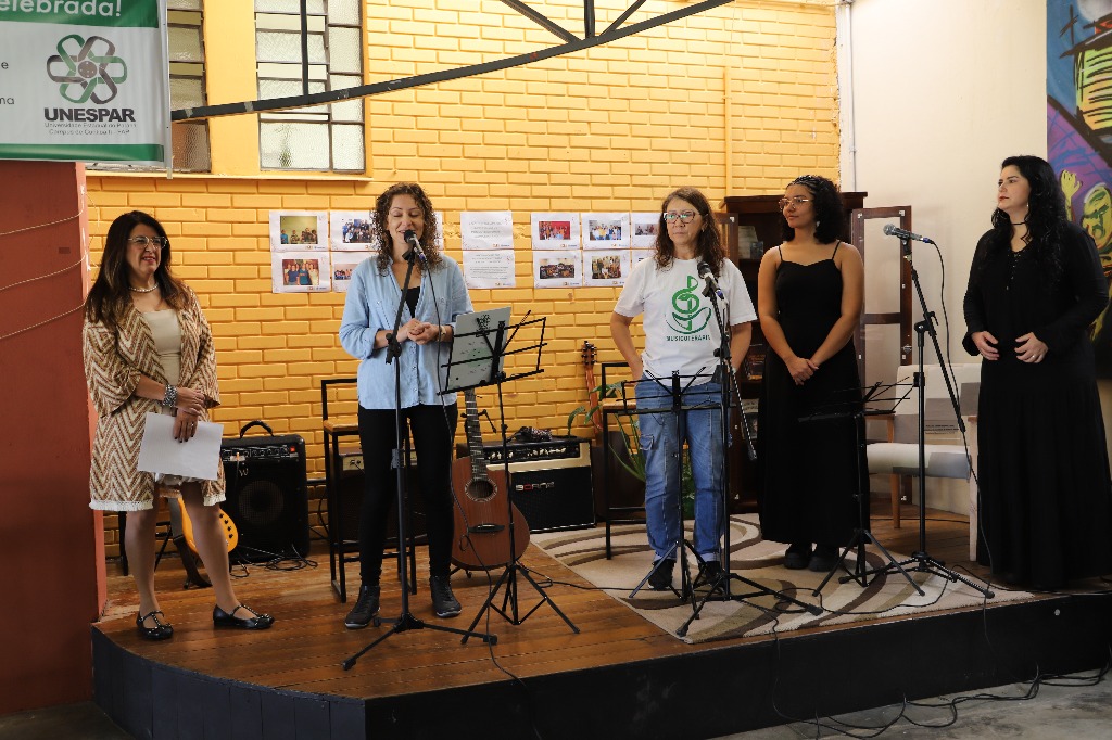 Celebração da Lei que regulamentou a profisso de musicoterapeuta (2).JPG