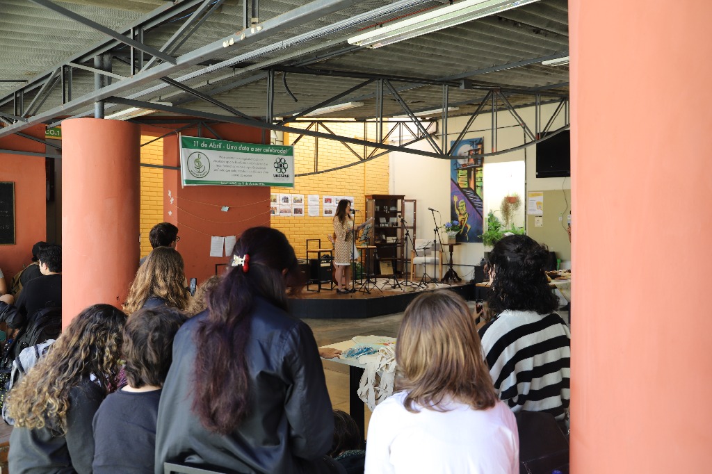 Celebração da Lei que regulamentou a profisso de musicoterapeuta (9).JPG